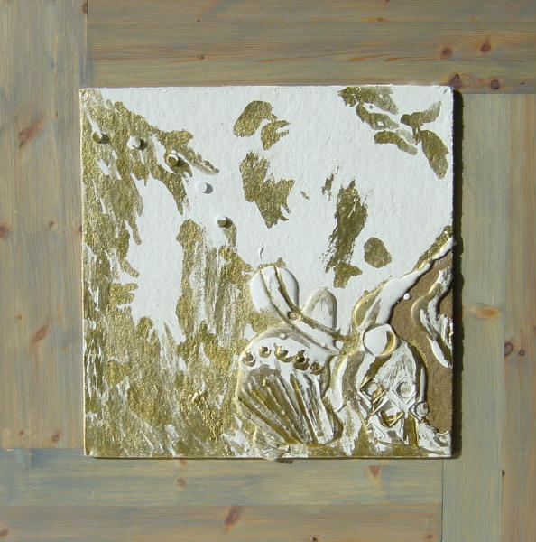 Relief auf Holz